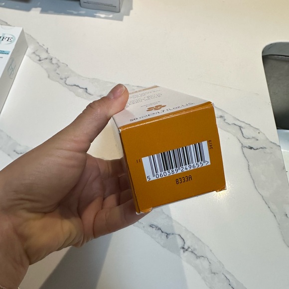 REN GLYCOL LACTIC RADIANCE RENEWAL MASK - Picture 3 of 4